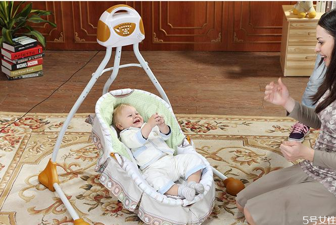 電動搖籃和手動搖籃哪個好 寶寶用搖籃注意事項(xiàng)