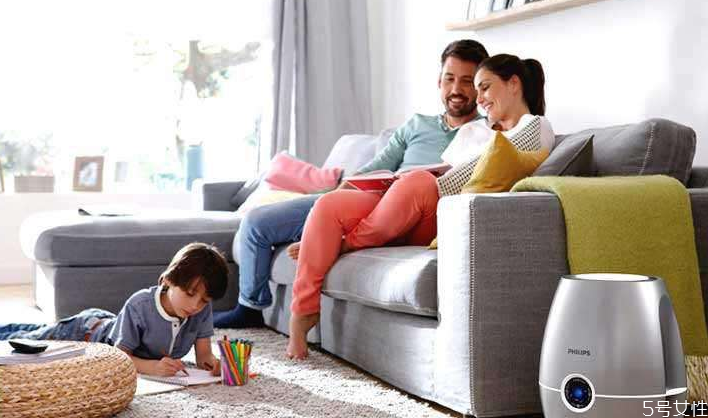 新生兒夏天能吹空調(diào)嗎 新生兒如何預(yù)防空調(diào)病 新生兒夏天能吹空調(diào)嗎 新生兒如何預(yù)防空調(diào)病