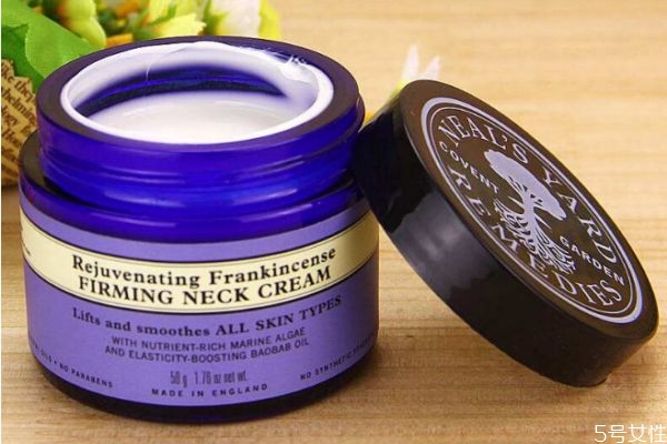 面部乳液可以當(dāng)頸霜嗎 用身體乳代替頸霜的危害 面部乳液可以當(dāng)頸霜嗎 用身體乳代替頸霜的危害