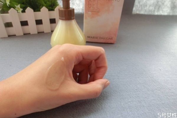 卸妝乳可以用卸妝棉卸妝嗎 卸妝乳適合油性皮膚使用嗎 卸妝乳可以用卸妝棉卸妝嗎 卸妝乳適合油性皮膚使用嗎