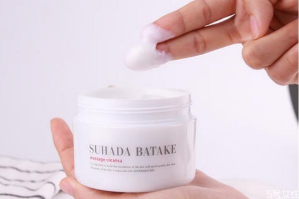 角質(zhì)層薄用卸妝油還是卸妝水 最不傷皮膚的卸妝方式 角質(zhì)層薄用卸妝油還是卸妝水 最不傷皮膚的卸妝方式