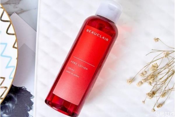 卸妝油卸妝水哪個(gè)危害大 卸妝水和卸妝油區(qū)別 卸妝油卸妝水哪個(gè)危害大 卸妝水和卸妝油區(qū)別