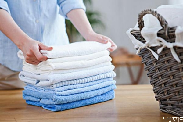 洗衣機(jī)洗衣服都是毛怎么回事 洗衣機(jī)洗衣服粘毛怎么辦 洗衣機(jī)洗衣服都是毛怎么回事 洗衣機(jī)洗衣服粘毛怎么辦