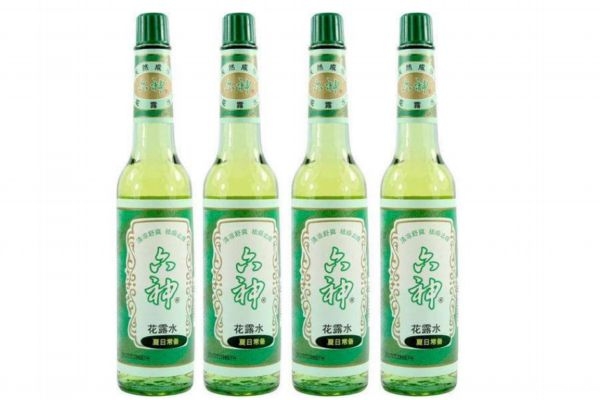 花露水洗衣服的時候什么時候放 花露水洗衣服效果好嗎 花露水洗衣服的時候什么時候放 花露水洗衣服效果好嗎