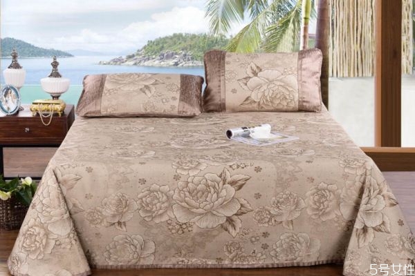 夏天冰絲涼席好還是乳膠墊好 乳膠涼席有什么優(yōu)缺點 夏天冰絲涼席好還是乳膠墊好 乳膠涼席有什么優(yōu)缺點