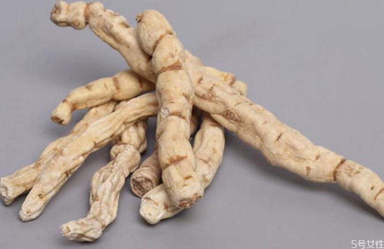 何首烏泡酒泡多久 何首烏泡酒放多少合適 何首烏泡酒泡多久 何首烏泡酒放多少合適