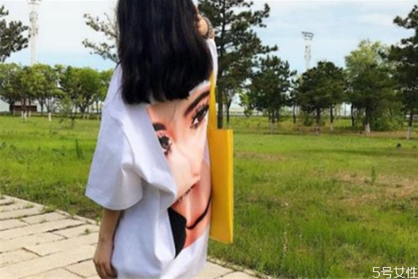 短袖為什么會發(fā)霉 短袖為什么會起球 短袖為什么會發(fā)霉 短袖為什么會起球