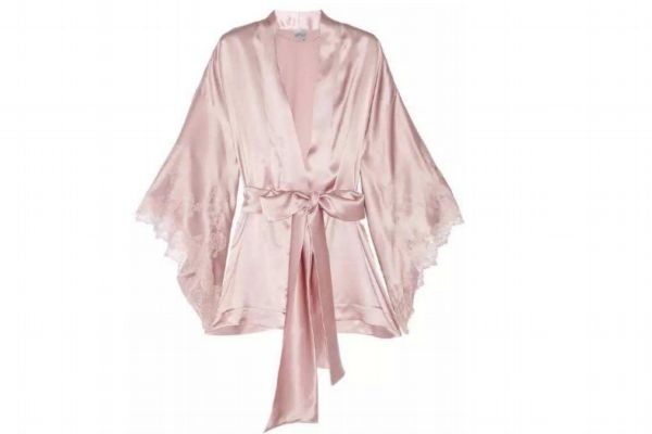 真絲衣服洗花了怎么辦 洗真絲衣服的注意事項(xiàng) 真絲衣服洗花了怎么辦 洗真絲衣服的注意事項(xiàng)