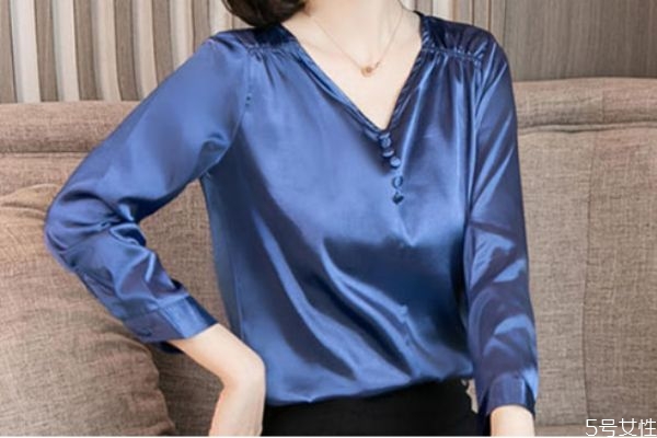 真絲衣服洗花了怎么辦 洗真絲衣服的注意事項(xiàng) 真絲衣服洗花了怎么辦 洗真絲衣服的注意事項(xiàng)