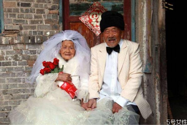 夫妻感情淡了怎么挽回 怎么挽回冷淡的夫妻關(guān)系 夫妻感情淡了怎么挽回 怎么挽回冷淡的夫妻關(guān)系