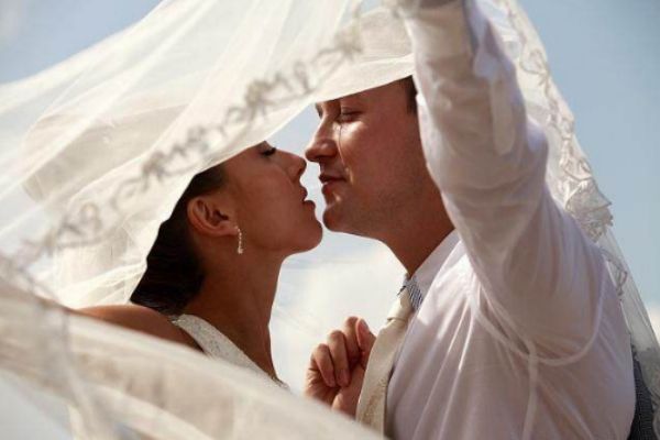 老公愛小三已入迷怎么挽回 老公放不下小三動(dòng)了感情