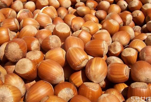 榛子能開水煮熟吃嗎 泡水的榛子多久開口 榛子能開水煮熟吃嗎 泡水的榛子多久開口