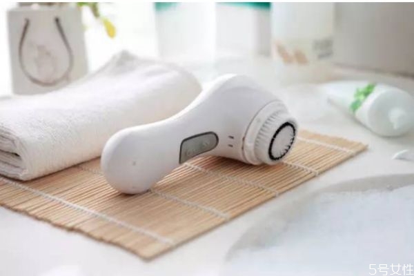 潔面儀會傷害皮膚嗎 潔面儀能不能早晚都使用 潔面儀會傷害皮膚嗎 潔面儀能不能早晚都使用