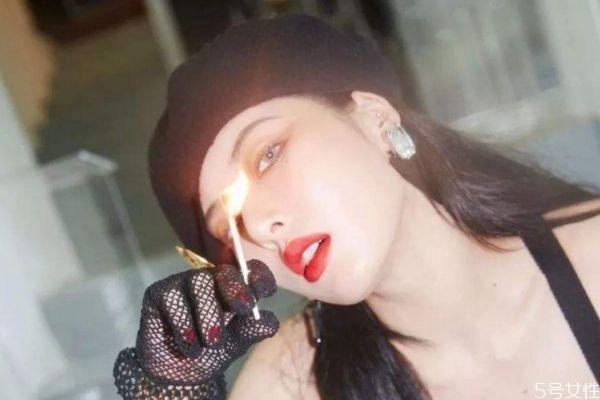 煙熏妝用什么顏色眼影 煙熏妝眼影畫法 煙熏妝用什么顏色眼影 煙熏妝眼影畫法