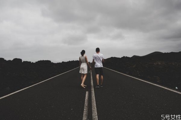 丈夫會(huì)忘掉精神出軌對(duì)象嗎 男人精神出軌的癥狀 丈夫會(huì)忘掉精神出軌對(duì)象嗎 男人精神出軌的癥狀