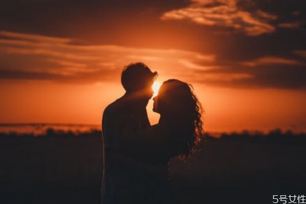 離婚女人帶孩子的感悟 離婚女人帶孩子的心酸 離婚女人帶孩子的感悟 離婚女人帶孩子的心酸