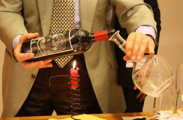 什么樣的紅酒需要醒酒 紅酒沒醒喝了會怎樣 什么樣的紅酒需要醒酒 紅酒沒醒喝了會怎樣