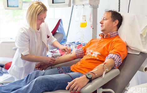 獻血容易得艾滋病嗎 獻血前要做什么檢查 獻血容易得艾滋病嗎 獻血前要做什么檢查