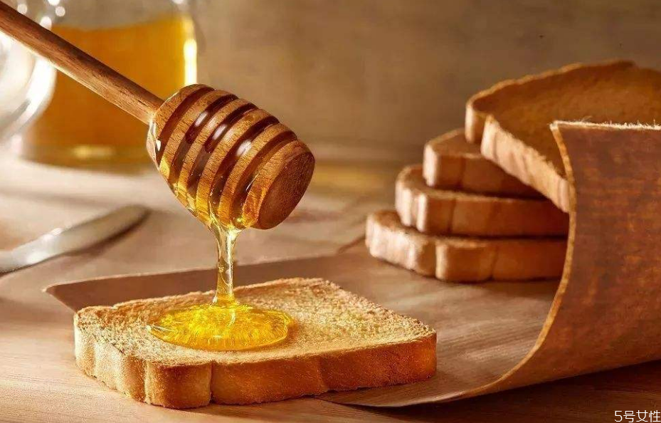 宮寒可以喝蜂蜜嗎 宮寒喝什么蜂蜜比較好 宮寒可以喝蜂蜜嗎 宮寒喝什么蜂蜜比較好