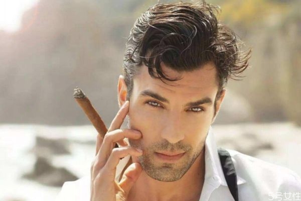 男士爽膚水哪個牌子好 男生必備的四樣護(hù)膚品 男士爽膚水哪個牌子好 男生必備的四樣護(hù)膚品