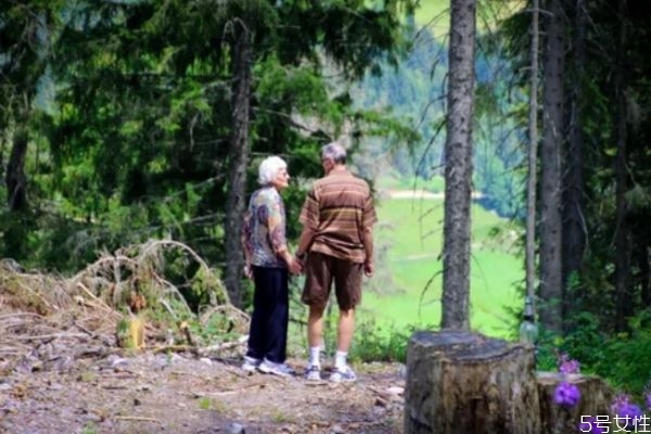 因?yàn)槔鄯质诌€會復(fù)合嗎 真的累了想分手會復(fù)合嗎 因?yàn)槔鄯质诌€會復(fù)合嗎 真的累了想分手會復(fù)合嗎