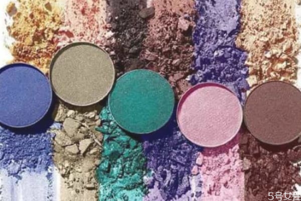 眼影一般放幾年不能用了 開(kāi)封的眼影保質(zhì)期一般多久 眼影一般放幾年不能用了 開(kāi)封的眼影保質(zhì)期一般多久