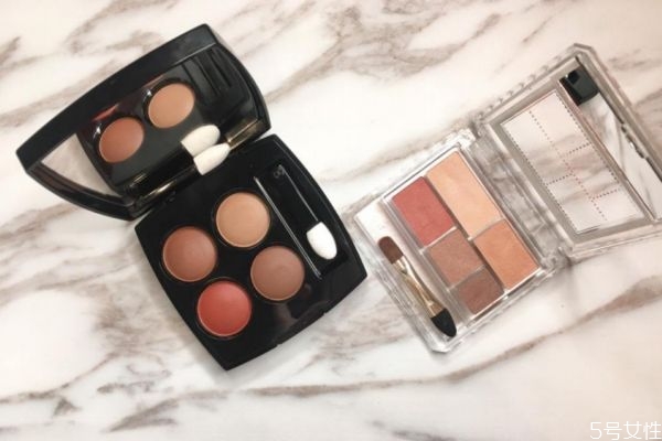 蔥片質地眼影是什么意思 貝母質地眼影是什么 蔥片質地眼影是什么意思 貝母質地眼影是什么