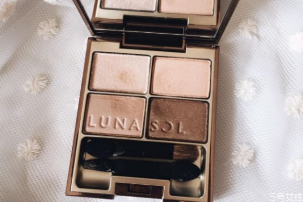 打開(kāi)的眼影保質(zhì)期多久 比較好用的大地色眼影盤(pán)