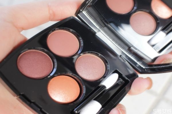 香奈兒眼影352和354哪個(gè)好看 香奈兒352眼影試色 香奈兒眼影352和354哪個(gè)好看 香奈兒352眼影試色