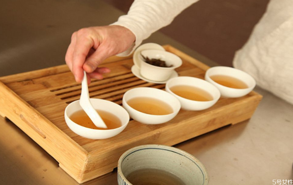 甘油三酯高就是脂肪肝嗎 甘油三酯高為什么會引起脂肪肝 甘油三酯高就是脂肪肝嗎 甘油三酯高為什么會引起脂肪肝