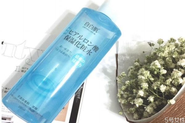 化妝水透明好還是有顏色的好 透明的和有顏色的水區(qū)別 化妝水透明好還是有顏色的好 透明的和有顏色的水區(qū)別