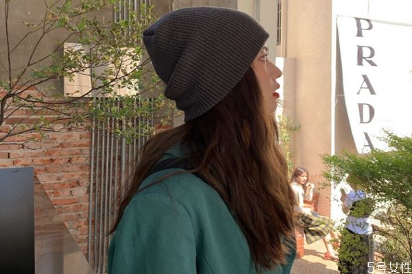 針織帽怎么戴不會(huì)掉 針織帽的戴法 針織帽怎么戴不會(huì)掉 針織帽的戴法