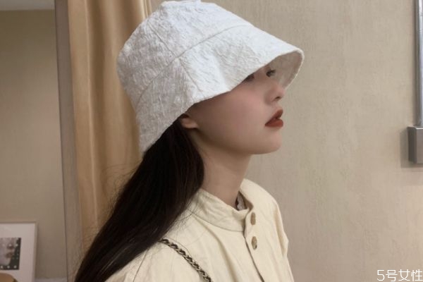 夏季遮陽帽選什么顏色 夏天戴黑色帽子防曬嗎 夏季遮陽帽選什么顏色 夏天戴黑色帽子防曬嗎