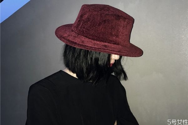 禮帽適合什么季節(jié)戴 禮帽適合搭配牛仔嗎 禮帽適合什么季節(jié)戴 禮帽適合搭配牛仔嗎