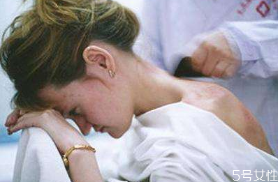 甲亢可以拔罐嗎 甲亢可以刮痧頸脖子嗎 甲亢可以拔罐嗎 甲亢可以刮痧頸脖子嗎