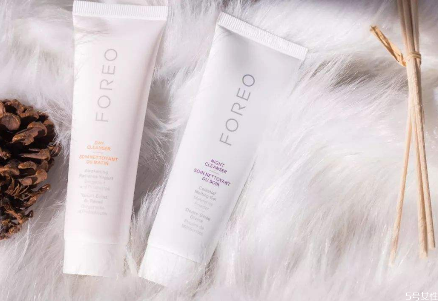 洗面奶加白糖洗臉有什么好處 可以天天洗嗎 洗面奶加白糖洗臉有什么好處 可以天天洗嗎