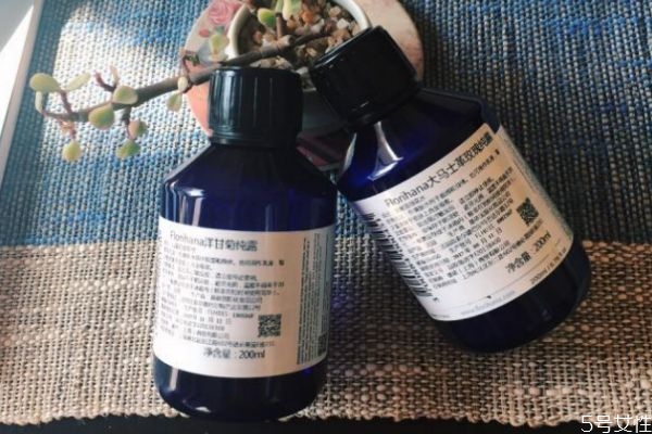 純露搭配什么乳液 用了純露還要用水乳嗎 純露搭配什么乳液 用了純露還要用水乳嗎