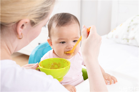 十個月寶寶有哪些特征 十個月寶寶飲食特點 十個月寶寶有哪些特征 十個月寶寶飲食特點