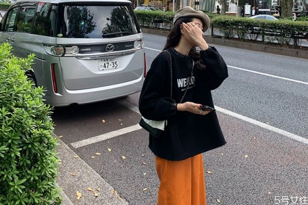 皮褲掉皮發(fā)霉出褶去除小妙招 pu皮褲清洗方法 皮褲掉皮發(fā)霉出褶去除小妙招 pu皮褲清洗方法