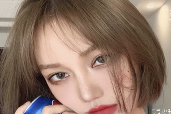 剛染完悶青色如何保養(yǎng) 悶青色怎么讓它脫色快一點 剛染完悶青色如何保養(yǎng) 悶青色怎么讓它脫色快一點