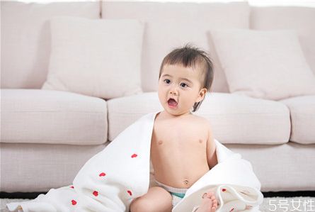 母乳親喂和瓶喂可以同時(shí)進(jìn)行嗎 母乳親喂和瓶喂的區(qū)別 母乳親喂和瓶喂可以同時(shí)進(jìn)行嗎 母乳親喂和瓶喂的區(qū)別