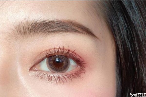 美瞳不戴多久換一次水 美瞳十天沒換水怎么辦 美瞳不戴多久換一次水 美瞳十天沒換水怎么辦