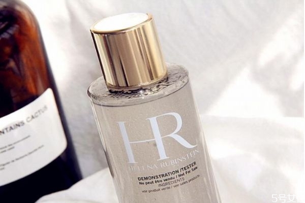 化妝水多久過(guò)期 過(guò)期化妝水的其它用法 化妝水多久過(guò)期 過(guò)期化妝水的其它用法