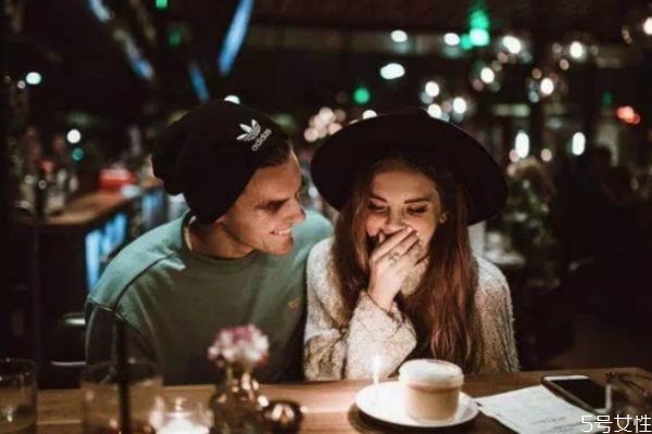 夫妻感情不和的表現(xiàn) 夫妻不和的原因 夫妻感情不和的表現(xiàn) 夫妻不和的原因