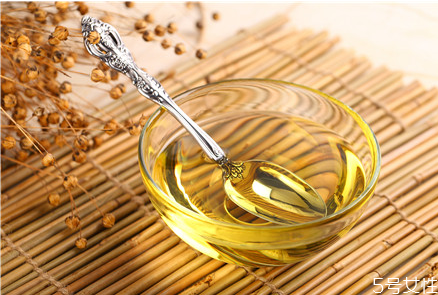 寶寶可以吃什么油 嬰兒第一口油吃什么好 寶寶可以吃什么油 嬰兒第一口油吃什么好