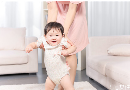 嬰兒干性濕疹是因?yàn)闊岬膯?干性濕疹如何止癢 嬰兒干性濕疹是因?yàn)闊岬膯?干性濕疹如何止癢