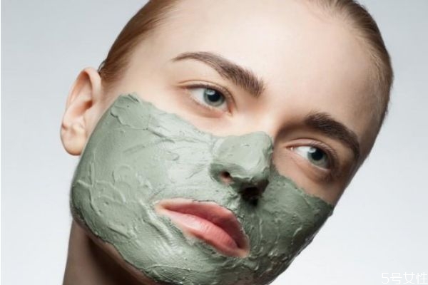 挑完粉刺后可以洗臉嗎 挑完粉刺后可以敷補(bǔ)水面膜嗎 挑完粉刺后可以洗臉嗎 挑完粉刺后可以敷補(bǔ)水面膜嗎