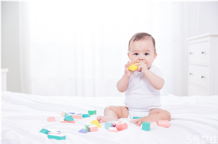 寶寶能喝高鈣奶粉嗎 高鈣奶粉適合多少歲喝 寶寶能喝高鈣奶粉嗎 高鈣奶粉適合多少歲喝