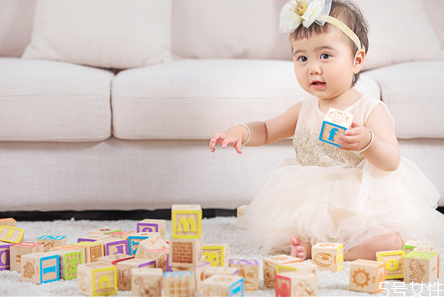 寶寶安撫物怎么選 安撫物對寶寶有哪些好處 寶寶安撫物怎么選 安撫物對寶寶有哪些好處