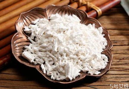 菱角粉做涼皮的方法 菱角粉怎么吃好 菱角粉做涼皮的方法 菱角粉怎么吃好